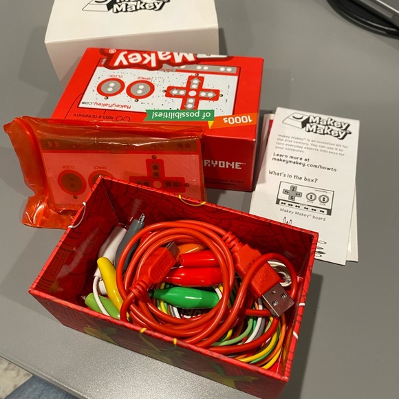 Makey Makey invention kit from Joylabz - Picture 1 of 4